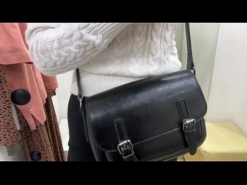 ❤️ ציבור מאַסטערביישאַן פון יונג הור פעראַלבעררי מיט אַ דילדאָ אין די פּאַסן צימער ☑ סעקס ביי yi.mysexgamer.ru ❌