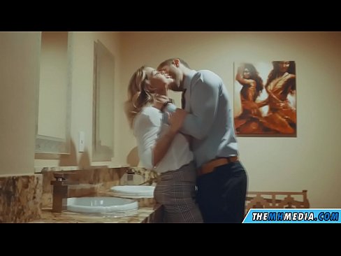 ❤️ ווען אַ באַסטי בלאָנדע סידוס איר אין אַ ציבור אָפּטריט ☑ סעקס ביי yi.mysexgamer.ru ❌